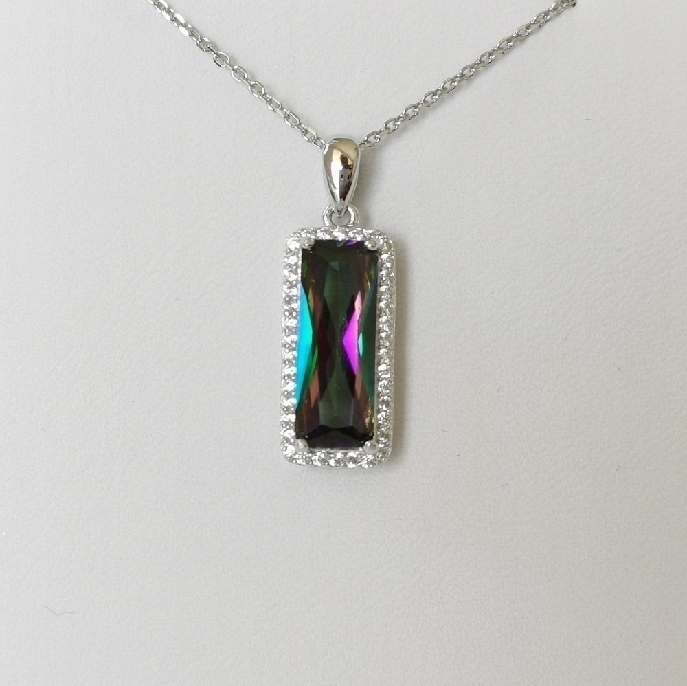 Mystic Topaz Halo pendant necklace in Sterling Silver 🆕